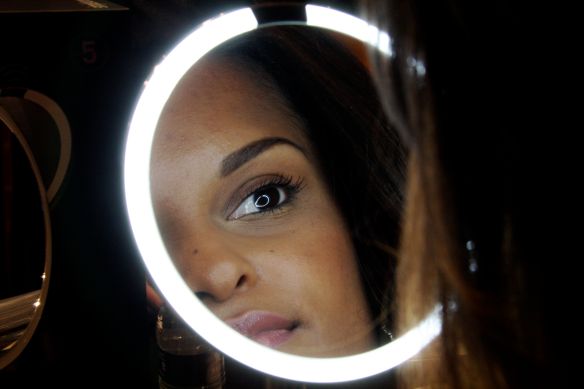 LAS Vegas CES Frai im Spiegel schräg